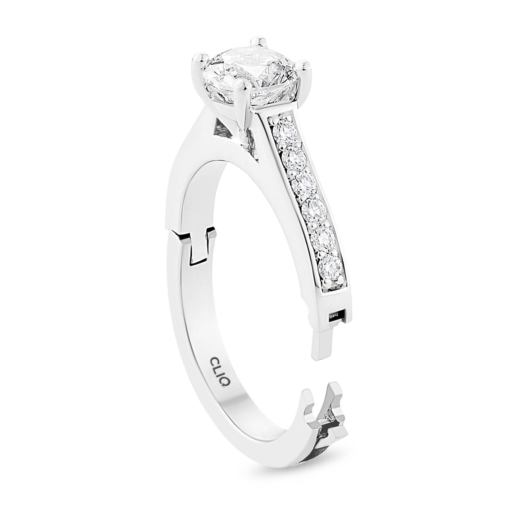 Privé Solitaire Engagement Ring with Side Stones