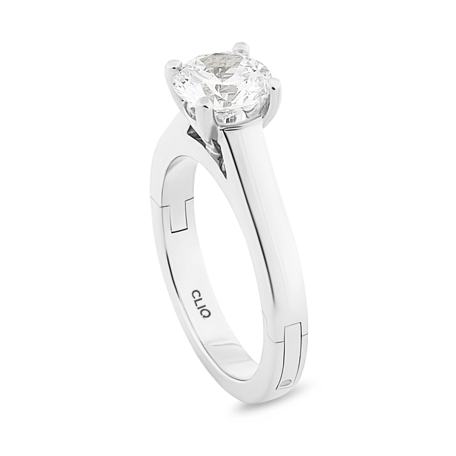 Privé Solitaire Engagement Ring