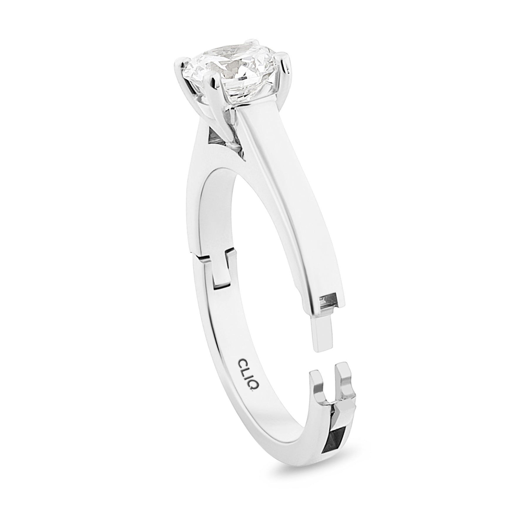 Privé Solitaire Engagement Ring